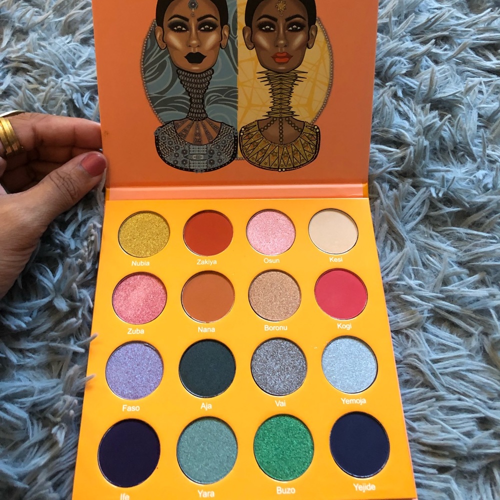NEW- The Magic Mini by Juvia’s eyeshadow palette